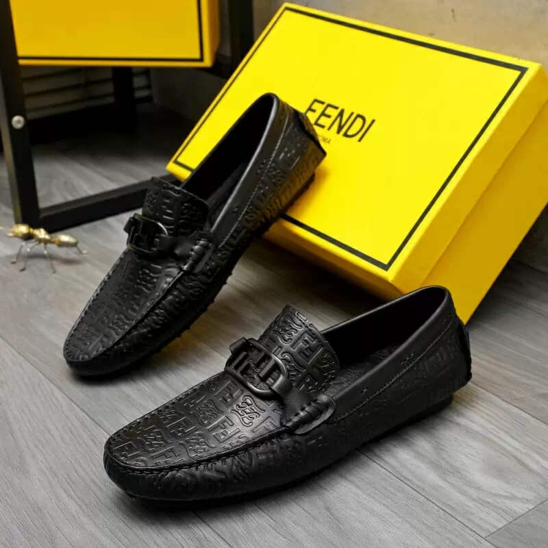 fendi cuir chaussures pour homme s_1230300